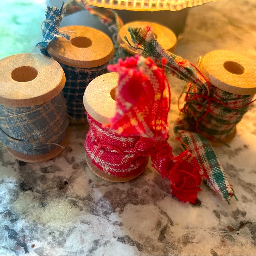 5 Vintage Thread Spools